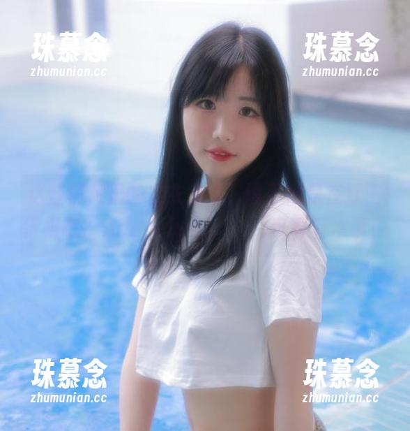 这些照片里的白衣少女，该不会是在打飞行棋吧？Addielyn(에디린)可真有本事！