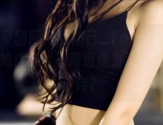 GIRLT果团网 - 看妲己_Toxic最新泳池图片，她这身姿态难道是为了“游”出一首诗？