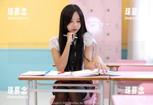 你看Habin夏彬(하빈)的花浴姿势，我直接想说，美图和图包的结婚宣言应该在这里了吧？