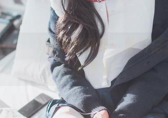 Hizzy(히지)的浴缸日常：照片记录她的泡泡时光