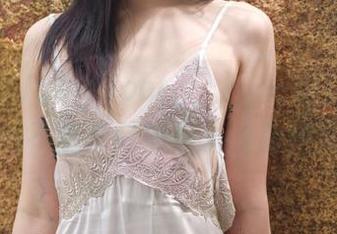 作品中的Jang Joo(장주)，一袭礼服，原图不过是静静发光的那种美