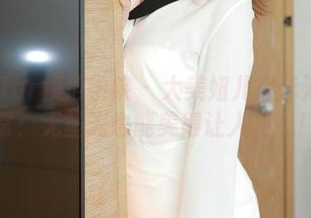 MFStar模范学院 - 大美妞儿在泳池的日常：无圣光也能美得让人捧心！