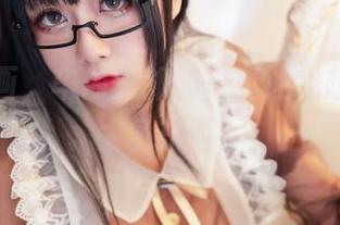 喵糖映画，车内女郎的写真让我想到了…太多东西。