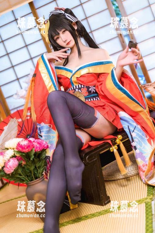 Momoko葵葵女孩最新分享：这一套套路真让人想试试，哈哈。