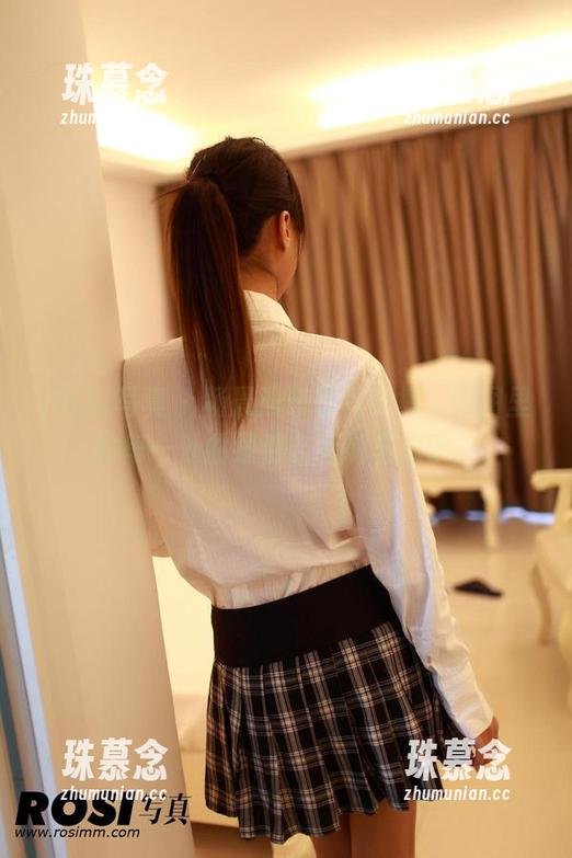 ROSI写真 - 杨晨晨泳装写真集，原图里的每一处曲线都在诉说着故事。