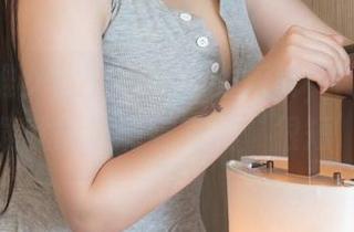 TGOD推女神 - 莫雅淇的短裤，网盘已就位，下载就能拥有完美的‘很短’之美！