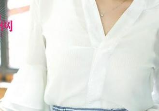 UGirls尤果网 - 一只香蕉船写真里的美腿全集，让我们谈谈这些‘随意’的姿态