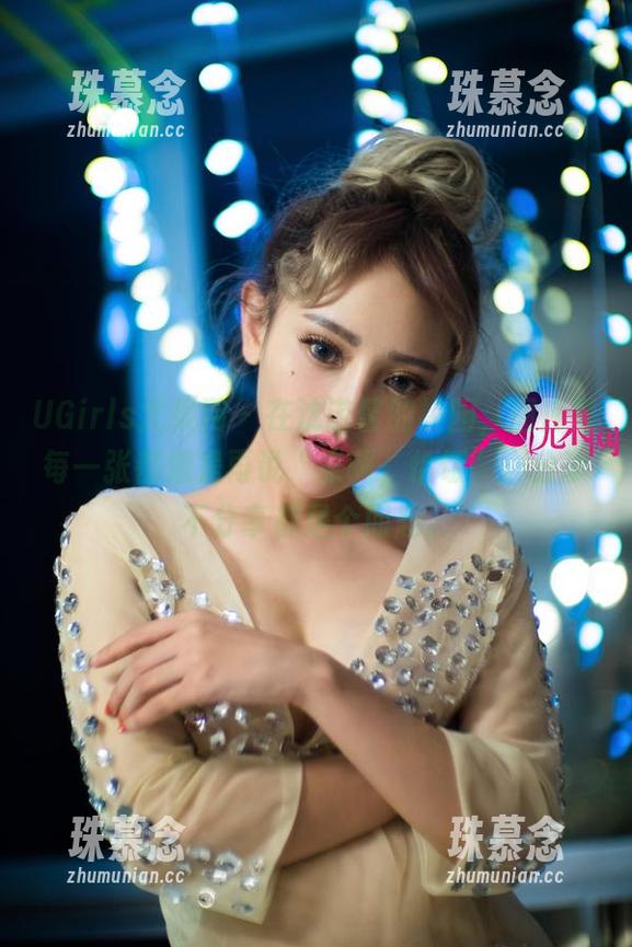 UGirls尤果网 - 在沈诺馨的校园，图库里每一张都像是再说“来啊，恰饭”。分享不分享都是个问题。