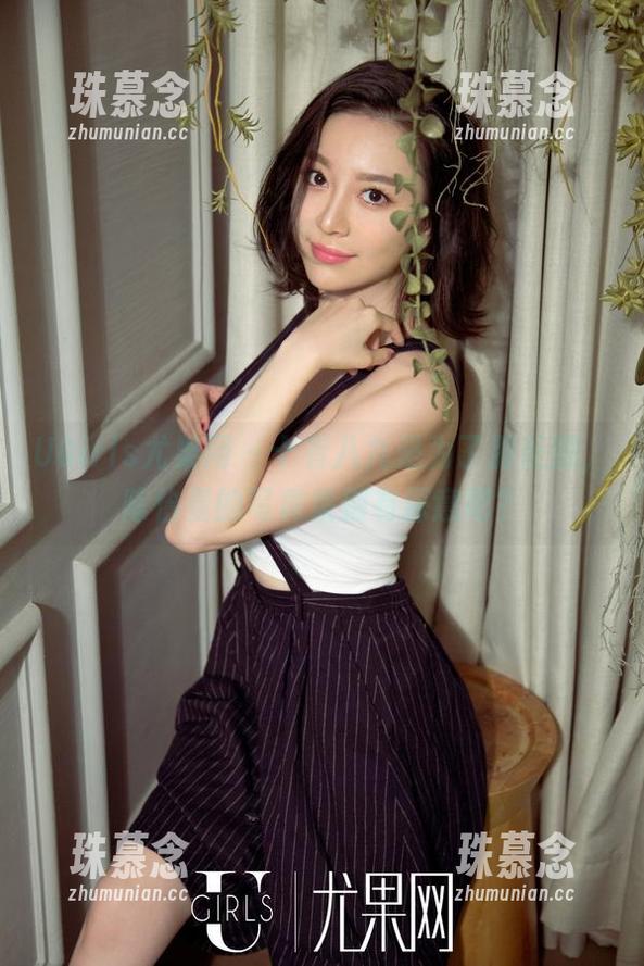 UGirls尤果网-陈怡曼 UGirls尤果网 - 十有八九是为了那长腿,陈怡曼的写真集别有深意吧?