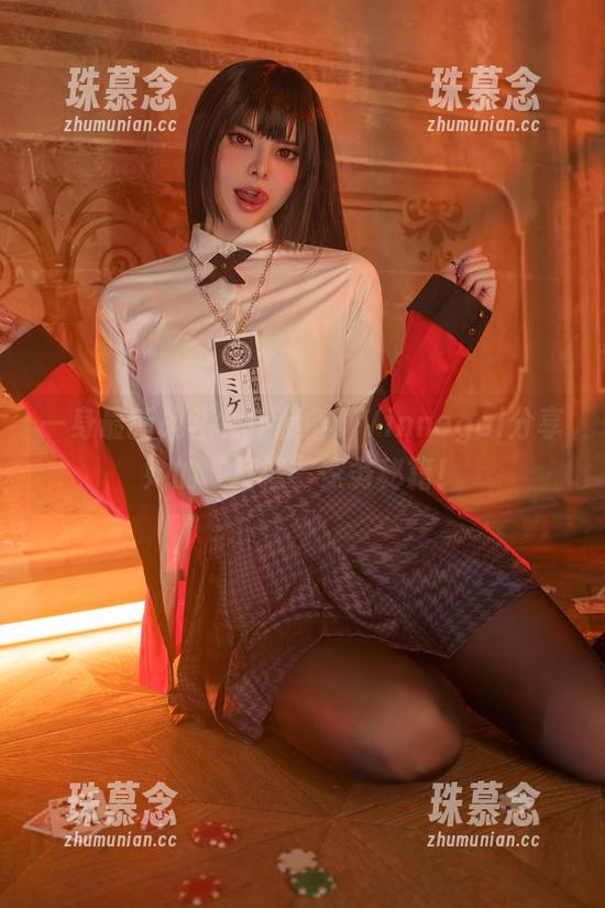 一身最新战斗女仆装备，Vinnegal分享她的“打怪”家务秘籍！