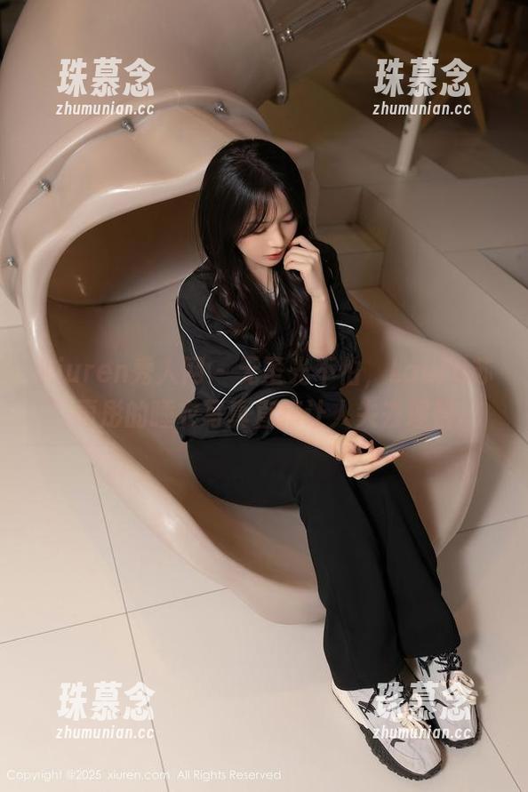 Xiuren秀人网 - 无圣光不怕，Laura苏雨彤的睡衣写真直接让人失去理智