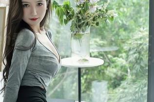 Xiuren秀人网 - MOON嘉依的女仆美图在线，难道这就是传说中的时光机？