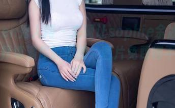 Xiuren秀人网 - 来啊让sophie余冰的油亮世界填满你的相册，图片免费得不要不要的！