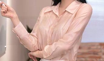 Xiuren秀人网 - 图集：夏沫沫tifa的女仆角色，透出一丝不羁