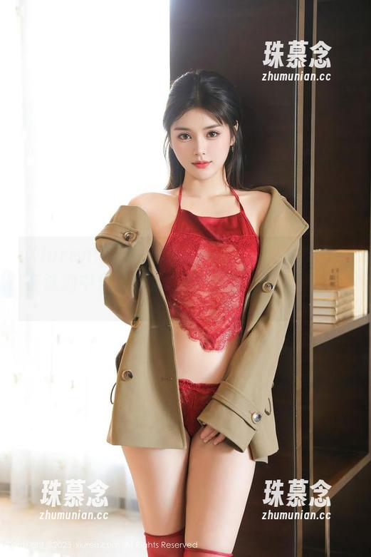 Xiuren秀人网-小魔女奈奈 Xiuren秀人网 - 最新爆料!小魔女奈奈在泳池中熠熠生辉,这身材真让人没话说。