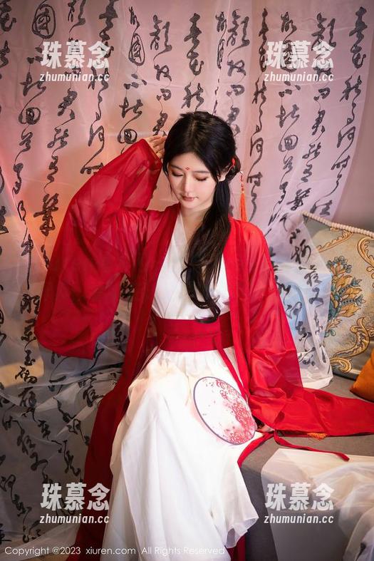 Xiuren秀人网 - 戴允祺zoe最新泳装写真集：看她在泳池里的优雅‘浮动’！