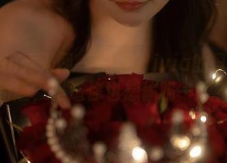 Xiuren秀人网 - 楚恬Olivia的日常–更新版，难道你也想偷瞄一眼？