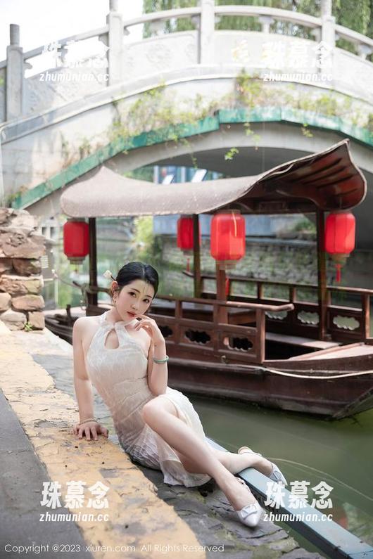 Xiuren秀人网-薇薇酱 Xiuren秀人网 - 薇薇酱日常的那些缱绻时光,下载一份作品集,等着你慢慢品味