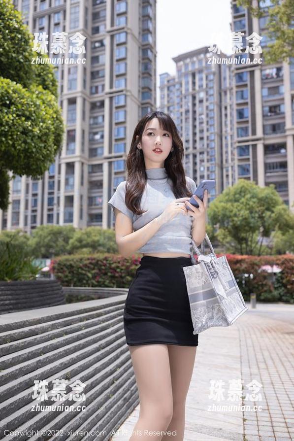 Xiuren秀人网 - 美图集总是让我捉摸不定，尤其是雨瞳Yoyo的JK，即显可爱又透着一丝挑逗。