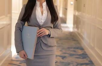 YouMi尤蜜荟 - 玥儿玥er：现代版的‘丫头’变身图集，礼服也要加点幽默。