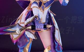 这就是ZinieQ拍的薇妮，一个把宝可梦和自拍合二为一的奇女子！