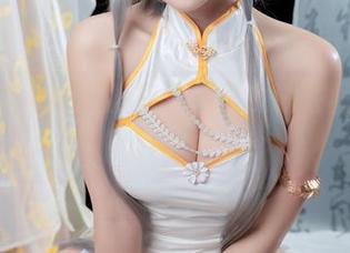 miko酱ww的旗袍秀，谁说试衣间不开party？