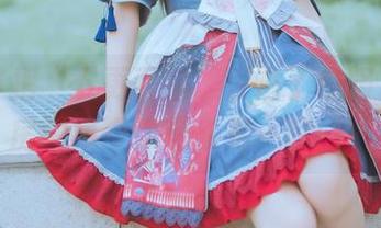 这是谁把“五更百鬼”丢进了校服里？私房图集带你走入另一扇门～