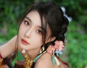 这组余多多Dudu的短裙美图,感觉就像是在窥探她的私人时光。