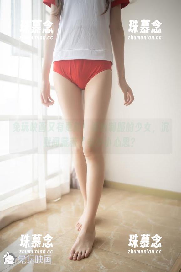 兔玩映画又有更新！黑色制服的少女，沉默间藏着了多少小心思？