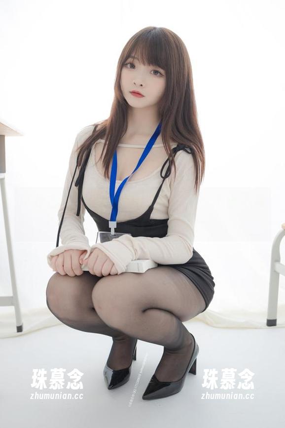 这是古川kagura的海边美图，不小心被晒得变成了焦糖吧？