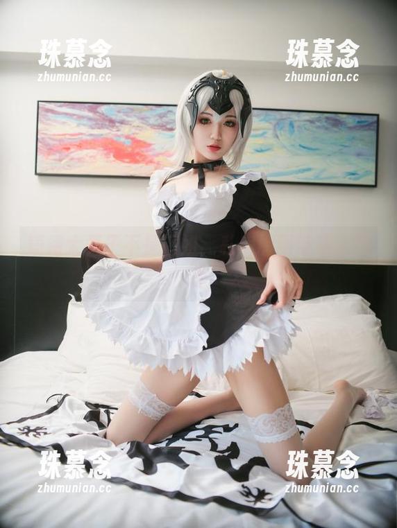 大梨子不是御姐 短裙大梨子不是御姐,私房原图带着点味道