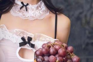 头条女神 - 原图里的李丽莎，泳装魅力好像更强了