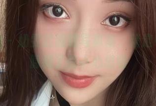 微密圈 - 奶雯的眼镜写真集，精选中竟然隐藏了些小心思呢