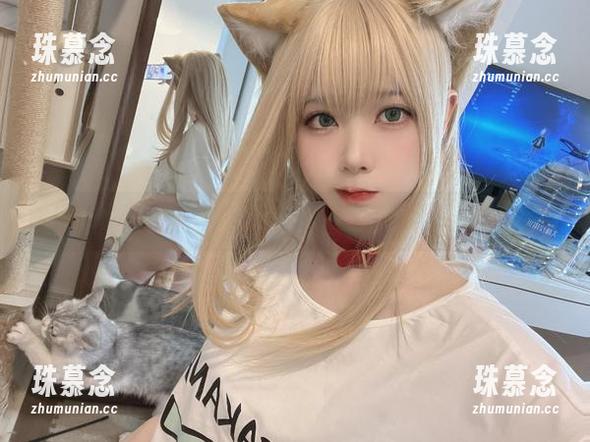 看！安食Ajiki在海边又卖了个萌，图包能否让我沉迷？