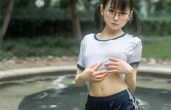 幼水铃衣的双马尾图集，分享一点俏皮、冒险与美好的混搭！