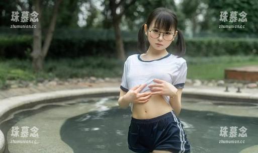 幼水铃衣的双马尾图集，分享一点俏皮、冒险与美好的混搭！