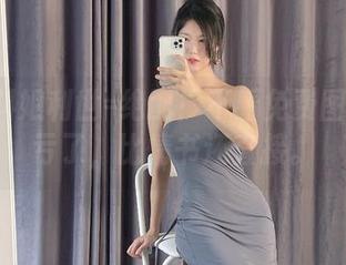 制服+抖娘利世=绝配！不看免费图片好像亏了，比情书还直接。