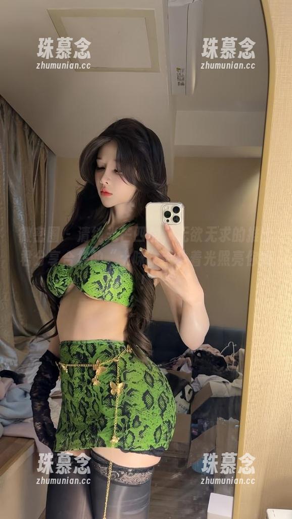 微密圈 - 清纯光芒四射，无欲无求的推土君分享合集的“土味”手拿着光照亮你我！