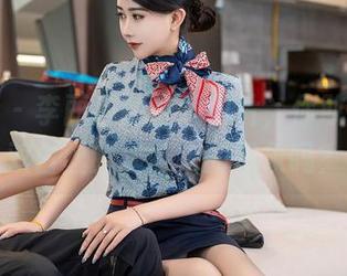 星颜社 - 李丽莎的在线图片，你敢想她那双白丝的腿带来的想象吗？