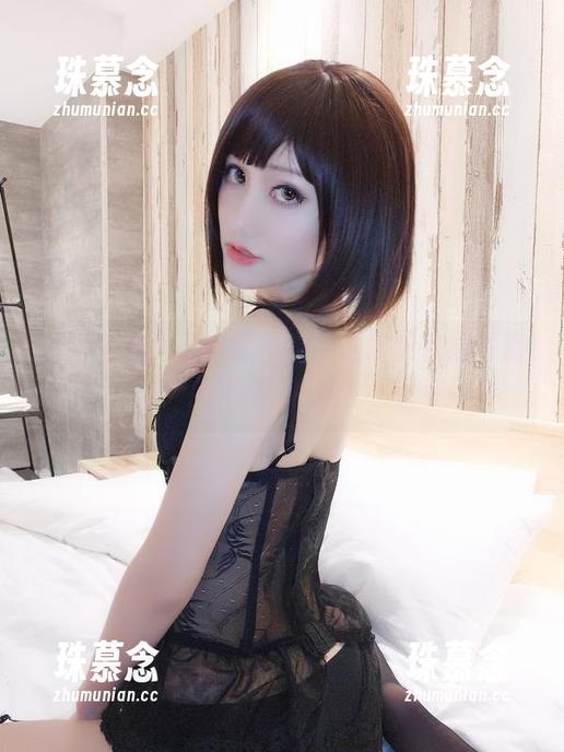 木之本果 短裙来袭,不用害怕!木之本果在线写真等你来pick!