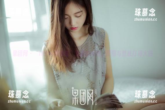 果团网 - “little贝壳喵”女孩的冷艳，原图与壁纸打得火热