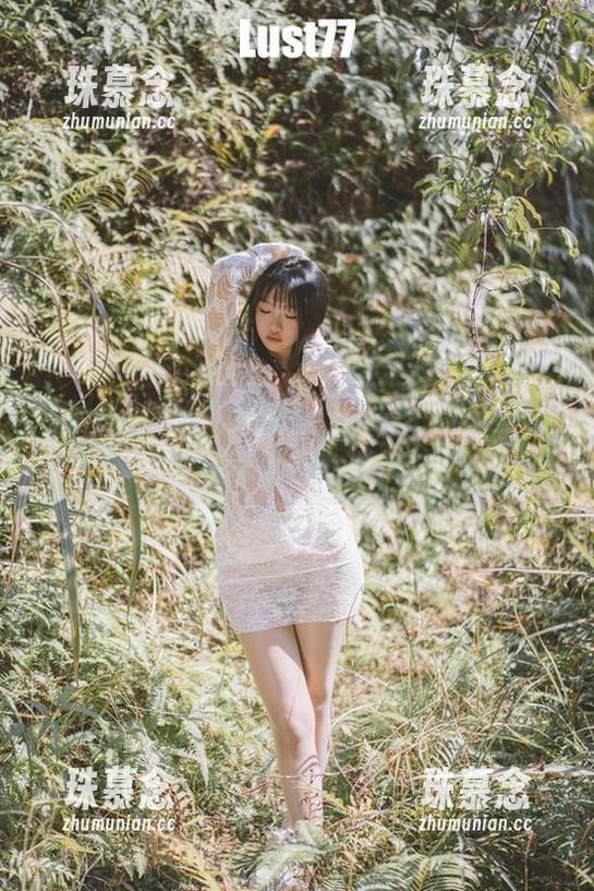 再看一遍柒柒不可爱的“黄昏”定制图集，总觉得这幅画面有我没说的细节。