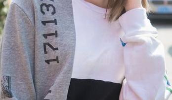 梦丝女神 - 靴下黑丝？在凌凌的新图集中实践了视觉的诱惑