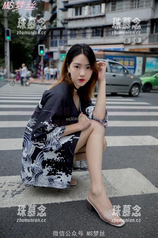 梦丝女神 - 王娇娇天台JK精选套图，关键是那种无意间的气质