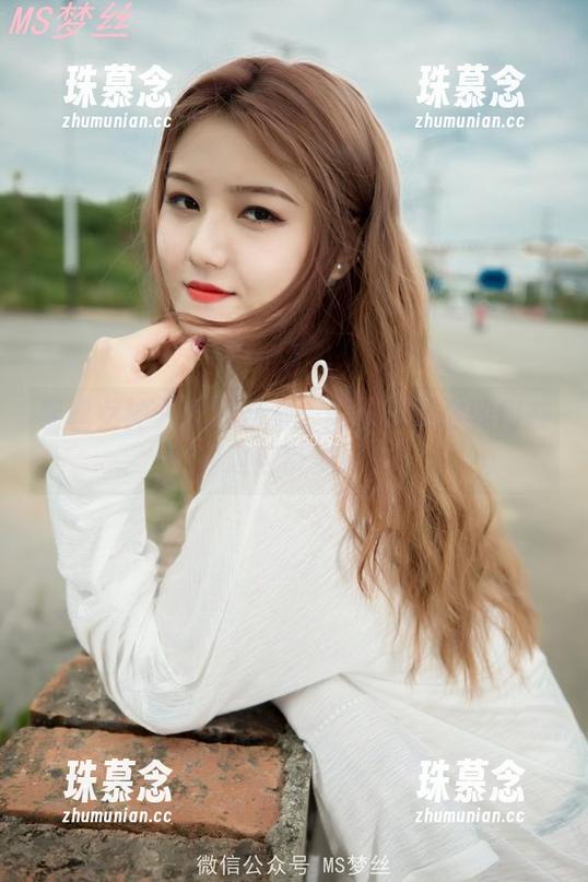 梦丝女神 - 高清合集：魏婷婷教你如何在海边自带光环。