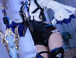 水淼aqua亲自操刀的护士福利写真，不得不说，真会选角！
