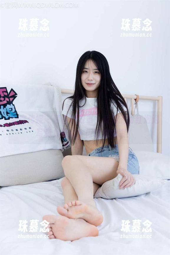 物恋传媒-菜菜 物恋传媒 - 请备好眼罩,菜菜的粉红泡泡写真集可能会闪瞎你的眼!