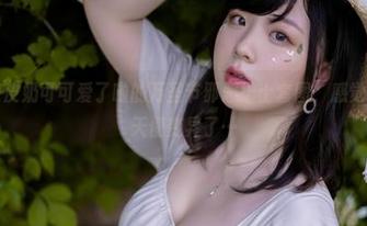 最新！皮皮奶可可爱了啦的万圣节邪恶护士套图，感觉她是白衣天使变异了…