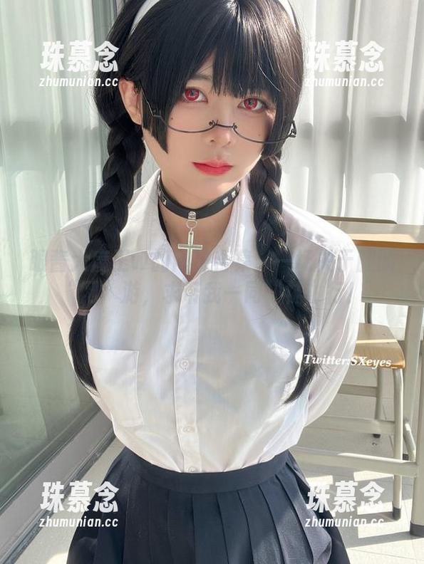 眼酱大魔王w的网袜合集：一场关于腿的“网”游，求带我一同“袜”行！