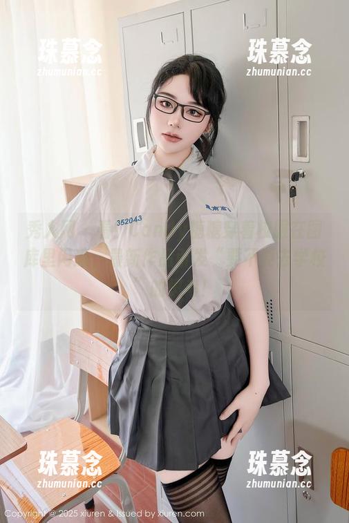 秀人网-Candy糖糖 秀人网 - 看!Candy糖糖穿着校服在图库里闲逛,最新作品引发“要不要去学校”的思考!